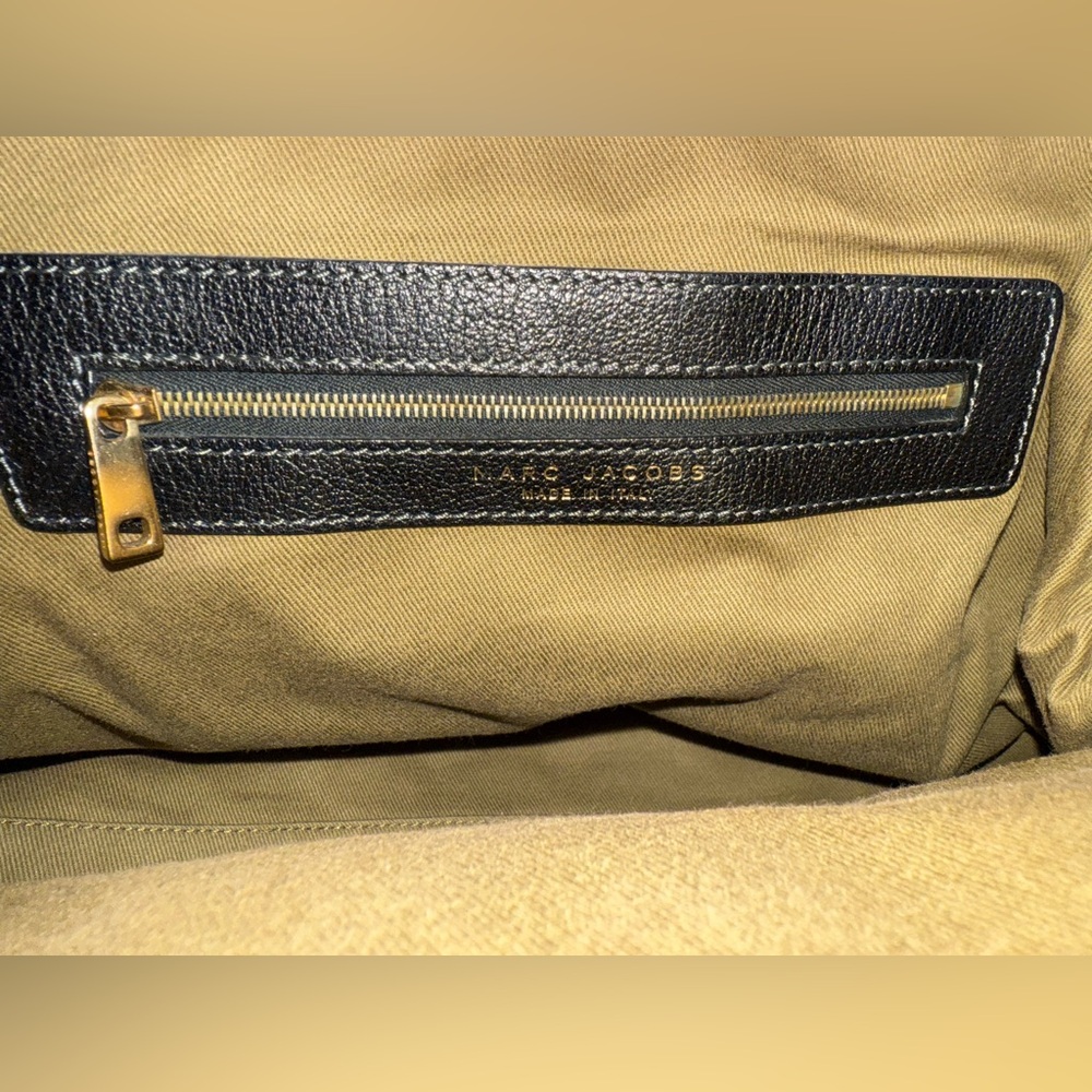 Marc Jacobs Stam Bag Black Quilted Leather Handbag with Gold Chain - Picture 9 of 13